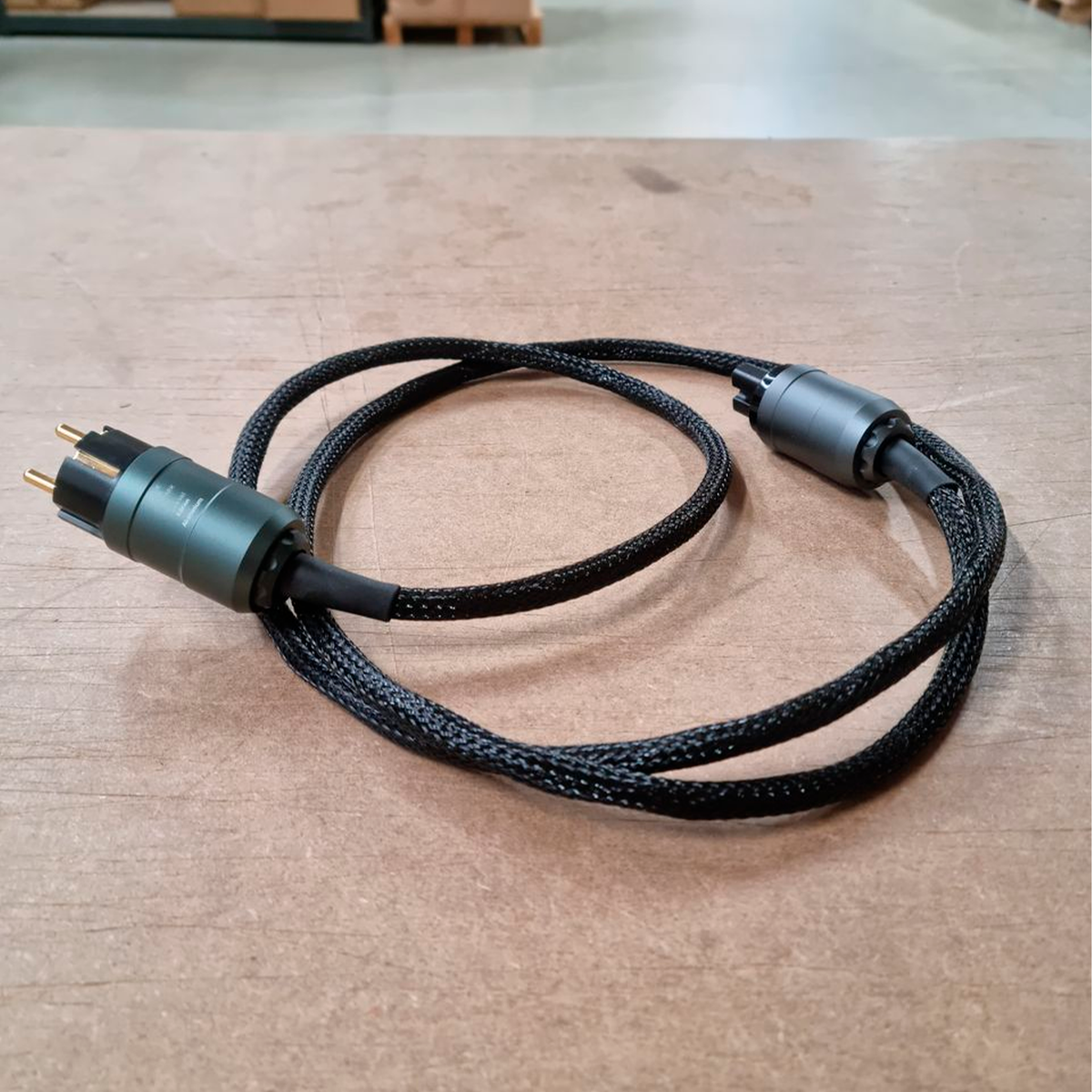 Ansuz Mainz Aluminium 2,0 m – strømkabel (BRUGT)