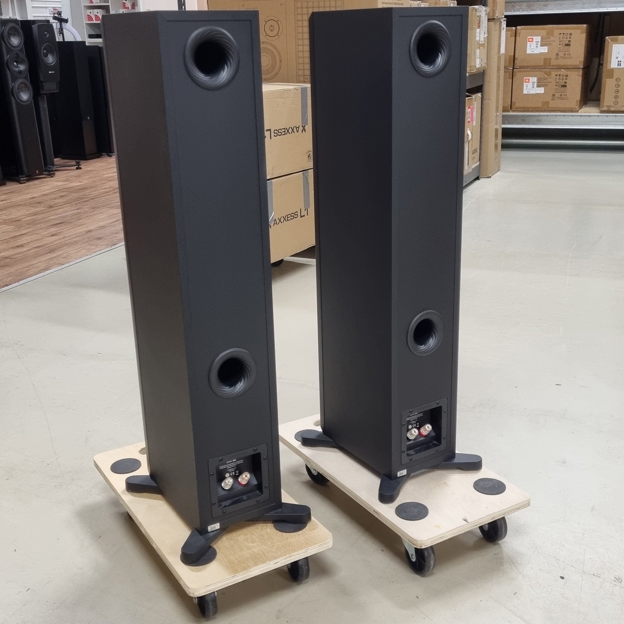 Dynaudio Emit 30 (BRUGT)