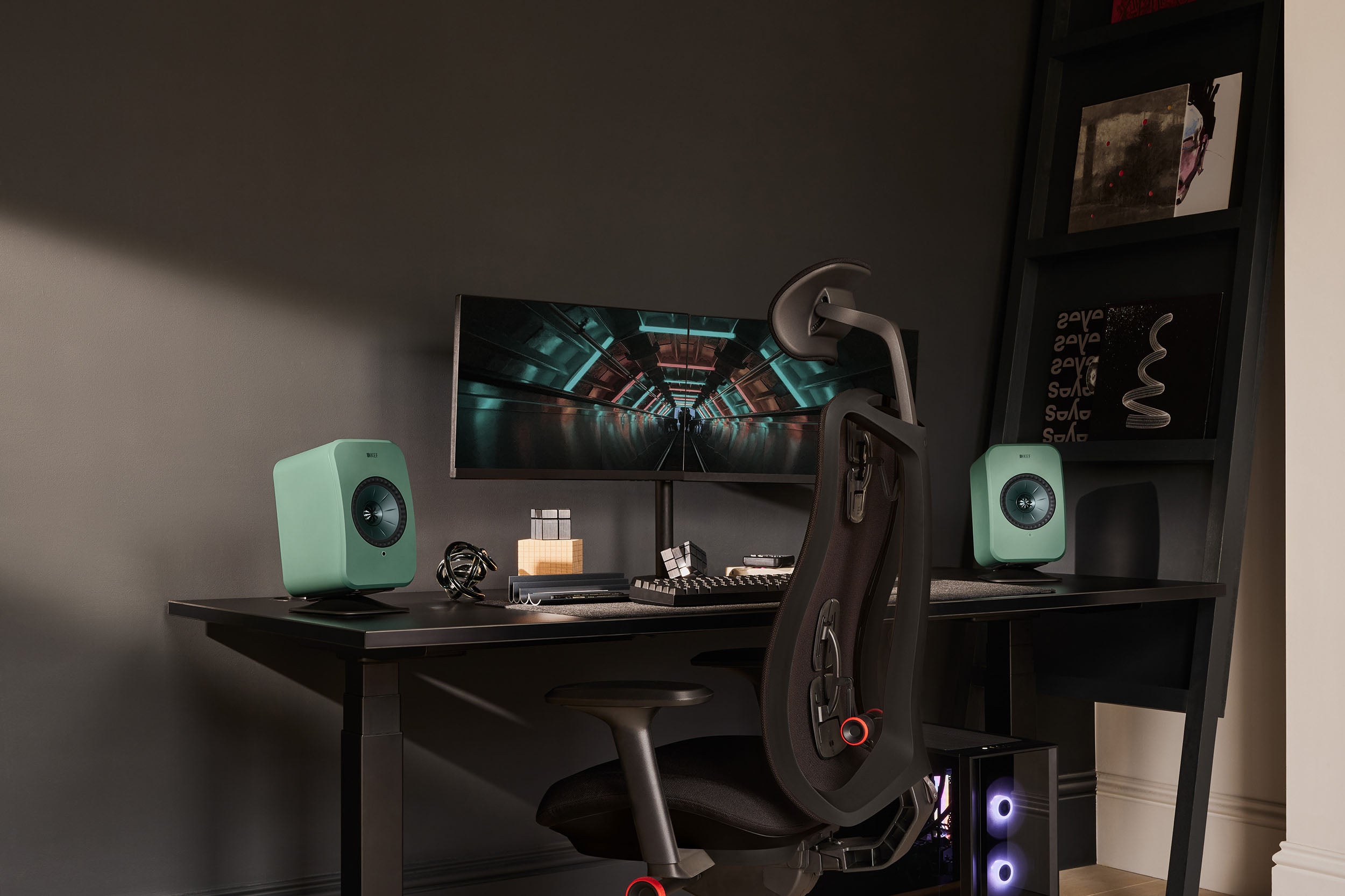 KEF P1 Desk Pad - Floor stands and brackets - Lydspecialisten KEF P1 Desk Pad - Floor stands and brackets - Lydspecialisten