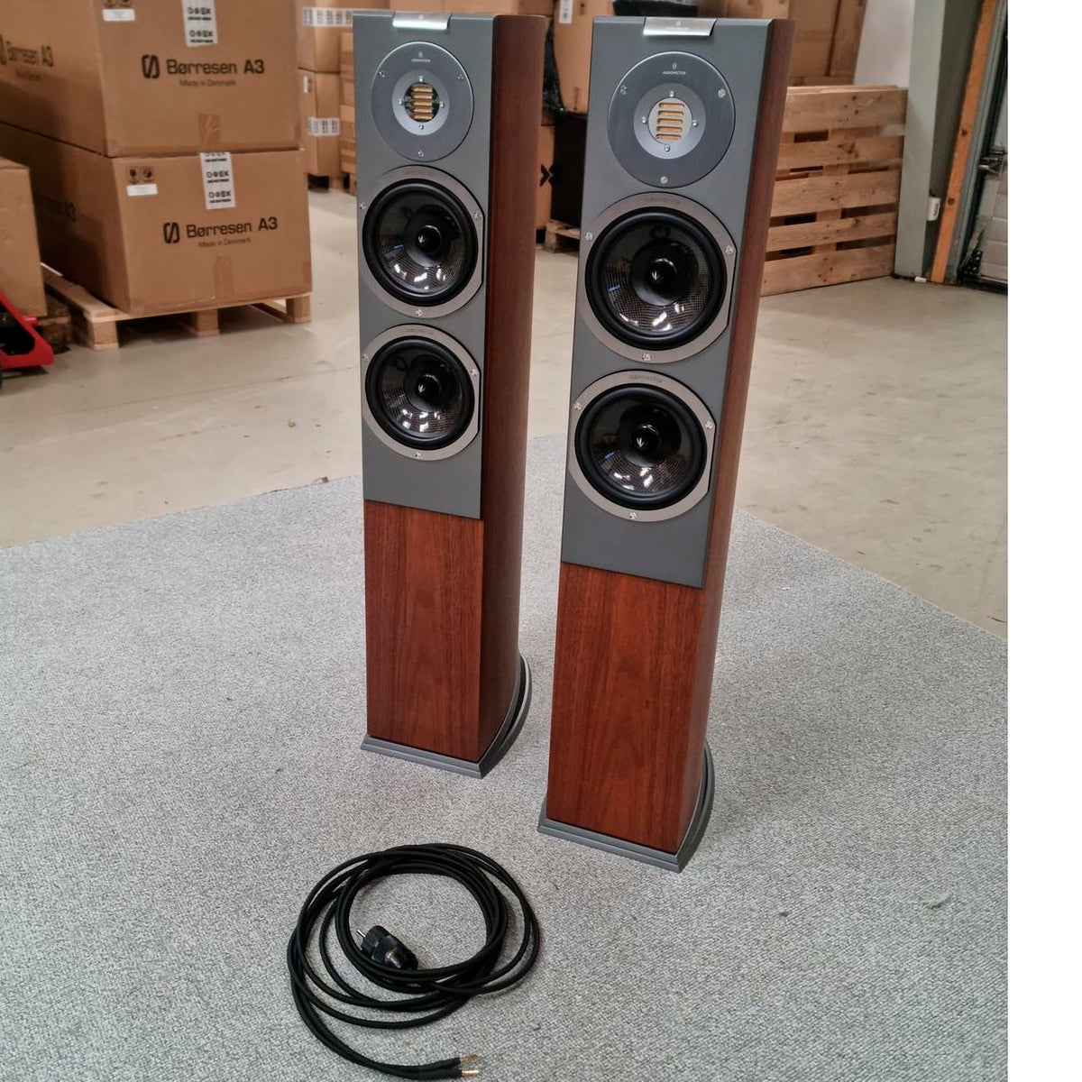 Audiovector R3 Arreté Italian Walnut (BRUGT)