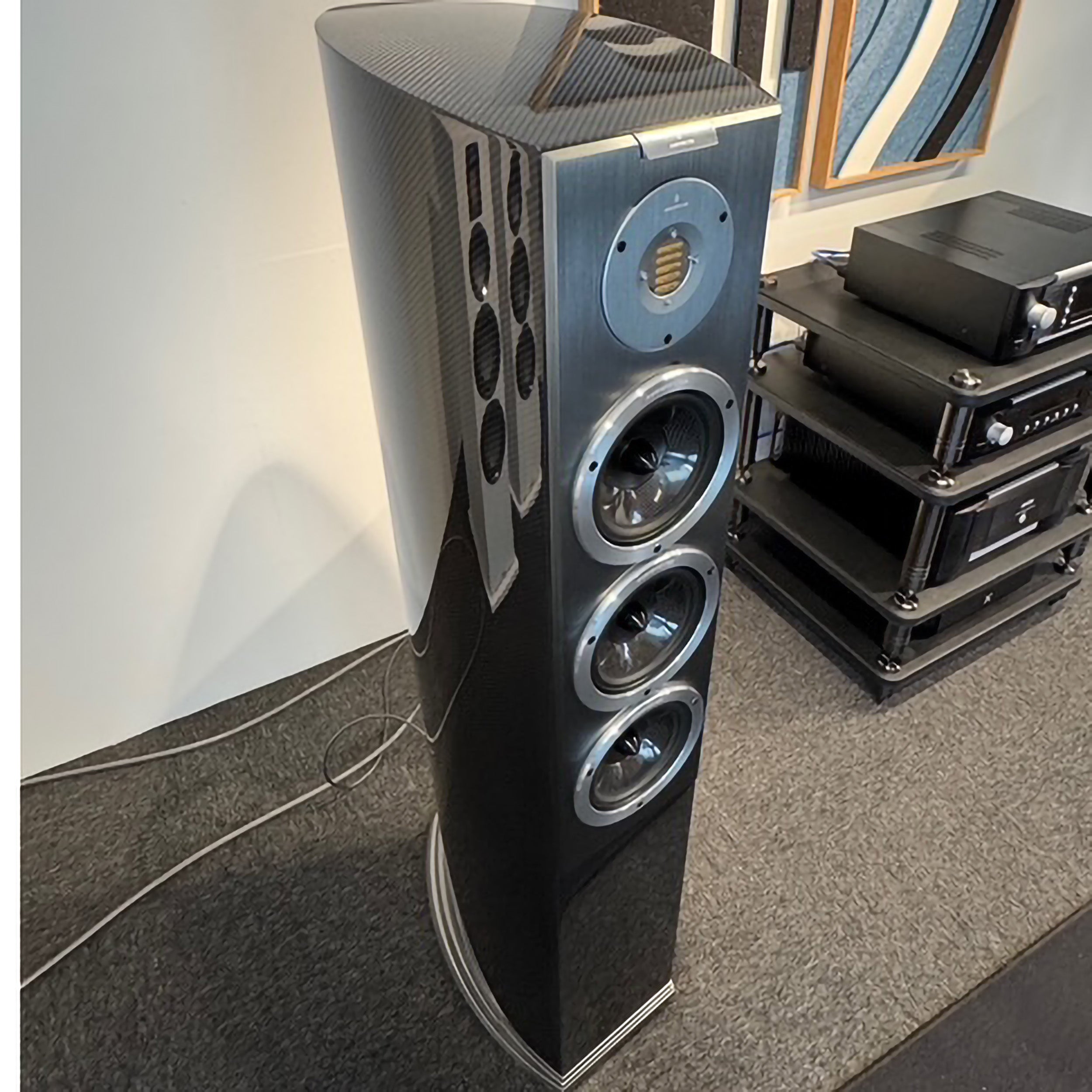 Audiovector R8- Arreté Carbon Edition